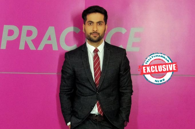 I try to bring acting elements into my anchoring: Dheeraj Juneja