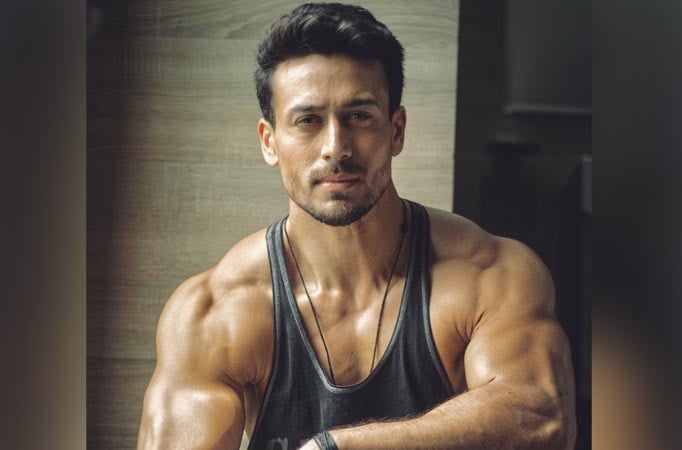 Tiger Shroff opts for a hyperbaric oxygen therapy; check video    