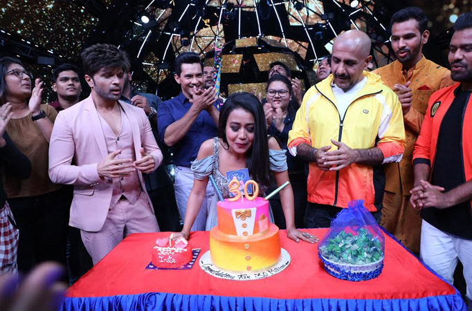 Neha Kakkar completes 30 million on Instagram celebration on Indian idol season 11 set