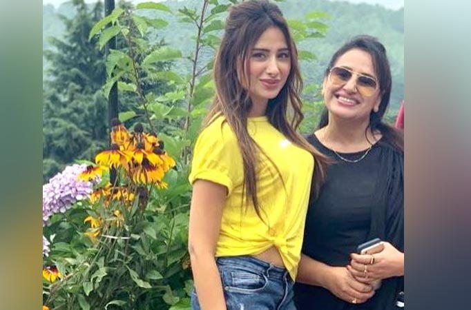 Mahira should play independently: Her mom on 'Bigg Boss'