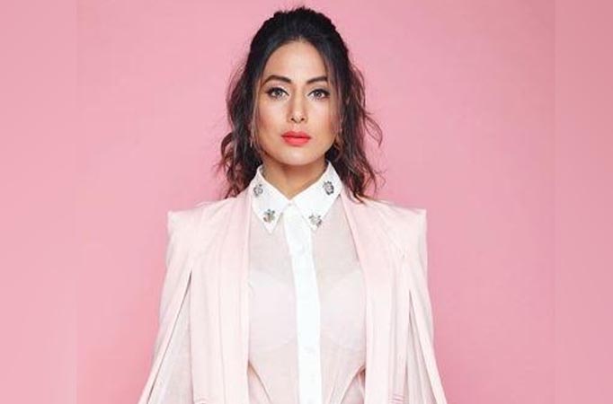 Hina Khan's de-glam look in her latest shoot is all kinds of wow Hina Khan's de-glam look in her latest shoot is all kinds of wow