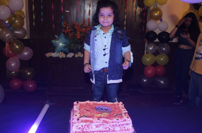 Aan Tiwari alias Baal Shiv celebrates his birthday with the entire cast and crew