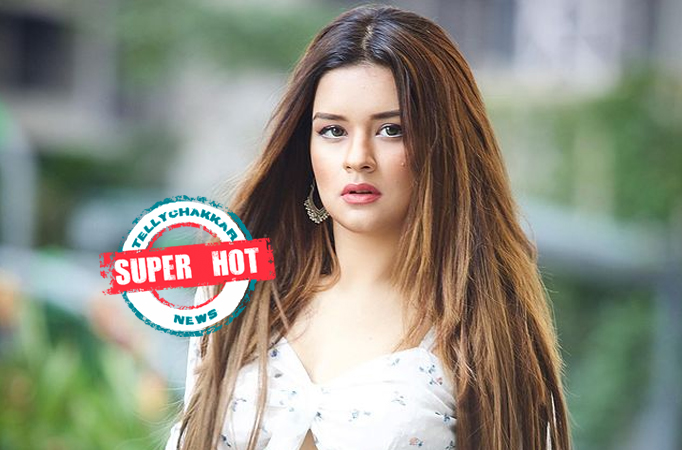 SUPER HOT! Avneet Kaur is looking stunning in puffed sleeve dresses