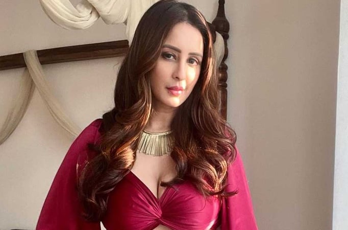 Chahhat Khanna on 'grey hair': It's beautiful which trolls don't have the vision to see