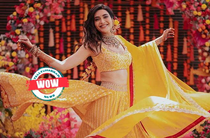  WOW! Karishma Tanna simply rocked the Mehendi Ceremony with her dance performance