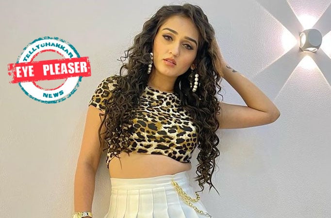 Eye pleaser! Tanya Sharma looks super sexy slaying the crop tops  