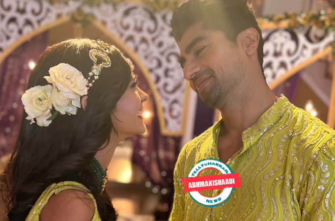 #AbhiRaKiShaadi: Akshu and Abhi spell LOVE bold and clear with this Aww-dorable moment; pictures inside #AbhiRaKiShaadi: Akshu and Abhi spell LOVE bold and clear with this Aww-dorable moment; pictures inside
