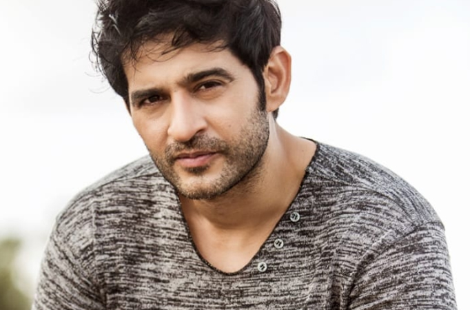 Hiten Tejwani chuffed to play a character he's never done before in 'Ishqiyoun'