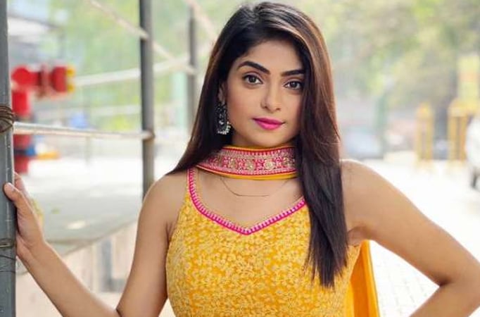 What is happening on the sets of Kumkum Bhagya? Shahana aka Aparna Mishra shares a glimpse