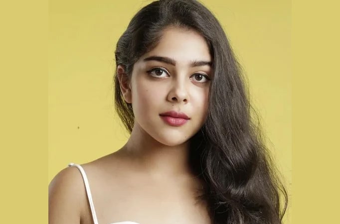 Niharika Chouksey of Faltu looks unrecognizable in this pic, her fan has the cutest comment