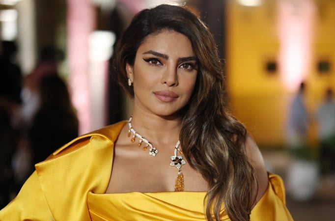 Priyanka Chopra beats the Monday blues with these makeup looks 