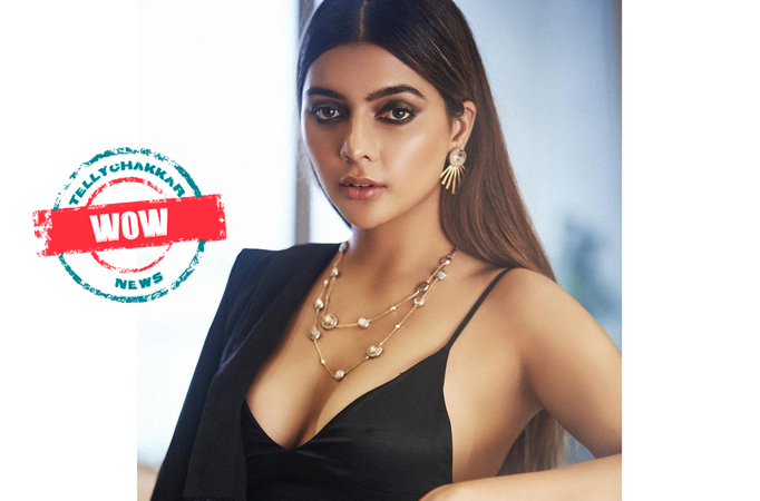 Wow! Check out these glamorous looks of Ruhi Singh