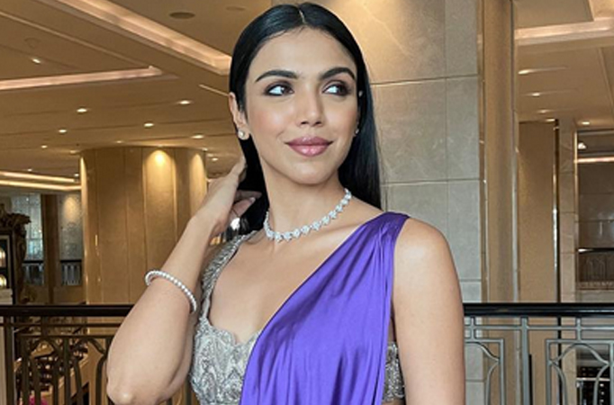 Wow! Check out these glamorous looks of Shriya Pilgaonkar