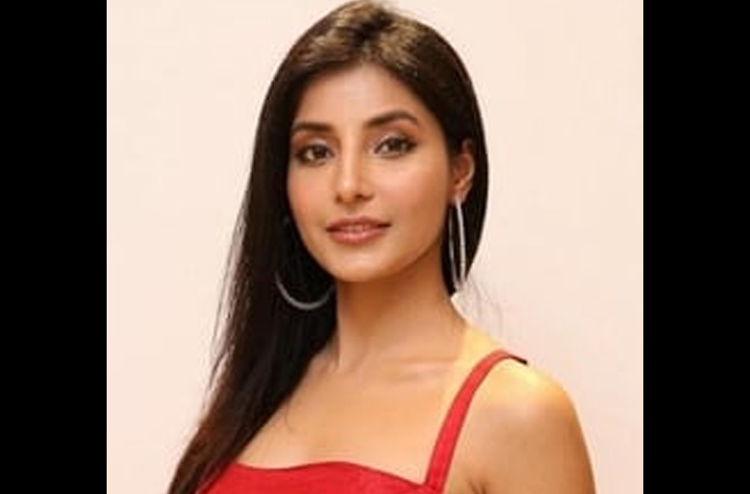 Hot! Harshita Gaur raises temperatures with her wet hair looks, check out these pictures