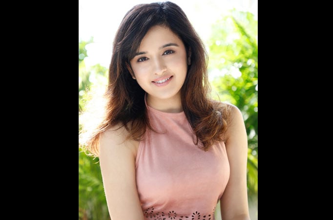 Lovely! Check out these gorgeous posts of Shirley Setia enjoying her time in New Zealand