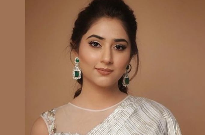 Bade Achhe Lagte Hain 2's Disha Parmar spends some time in self love, check it out…