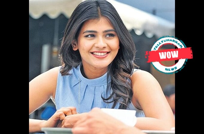 Wow! Hebah Patel looks extremely gorgeous in ethnic, take a look