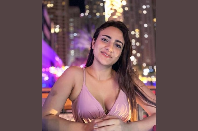 Sexy! Check out these ravishing looks of Aahna Sharma 