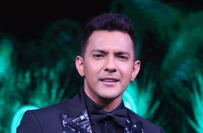  Aditya Narayan