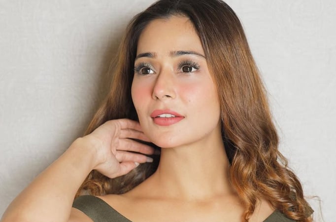 Sara Khan