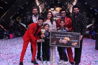 Gunjan Sinha and Tejas Verma emerge as the winners of the 10th edition of COLORS’ ‘Jhalak Dikhhla Jaa’ 