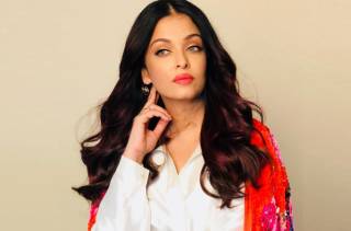Have a look at these 6 iconic makeup trends set by Aishwarya Rai on-screen in the 90s 