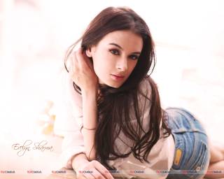 Evelyn Sharma