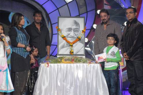 Paying tribute to Gandhi ji