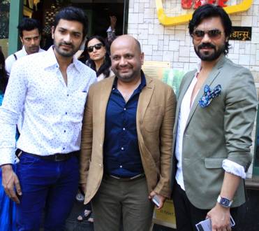 Mrunal Jain and Gaurav Chopraa with Rahul Singh