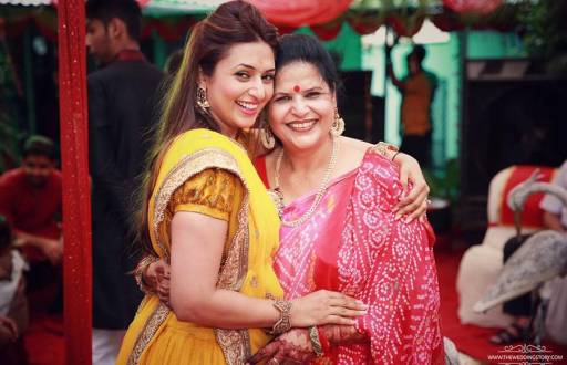 Divyanka Tripathi with her mother  (Source: The Wedding Story)