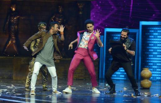 Ritesh Deshmukh, Raghav Juyal and Dharmesh