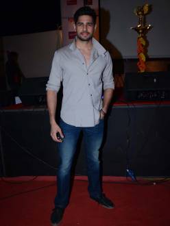  Sidharth Malhotra