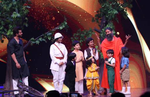 Bank Chor team joins Baba Ramdev on Sabse Bada Kalakaar