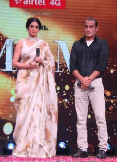  Sridevi and Akshay Khanna