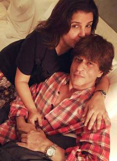 Bollywood parties with SRK as he turns 52