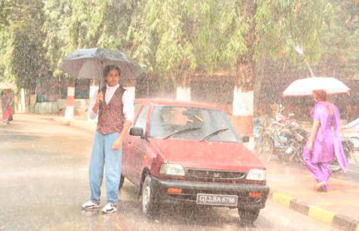 Sameer and Naina's rain romance in Yeh Un Dinon Ki Baat Hai