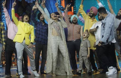 Sonakshi Sinha and Jassi Gill grace the sets of India's Best Dramebaaz
