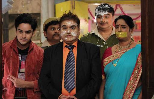 Cake Mania on the sets of Jijaji Chhat Per Hai