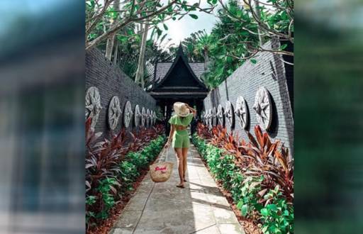 Kishwer Merchant, Helly Shah & Vishal Singh having a gala time in Phuket