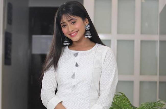 Yeh Rishta Kya Kehlata Hai: Shivangi Joshi is not leaving the show