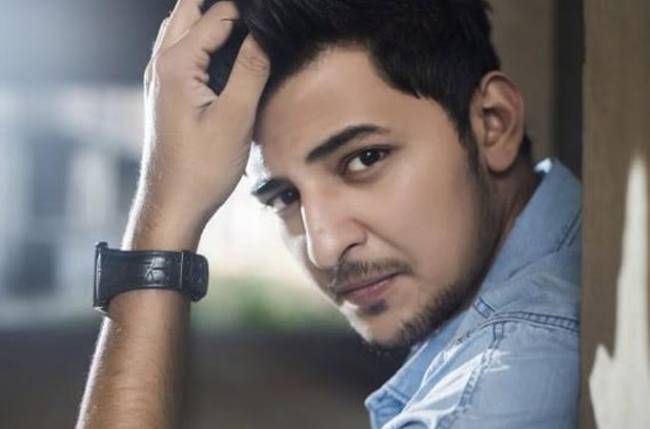 650px x 429px - Darshan Raval's sweet gesture for his fans while on his Paris trip ...